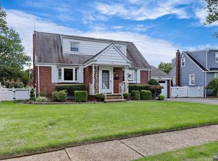 12 Wayne Rd, Fair Lawn, NJ 07410