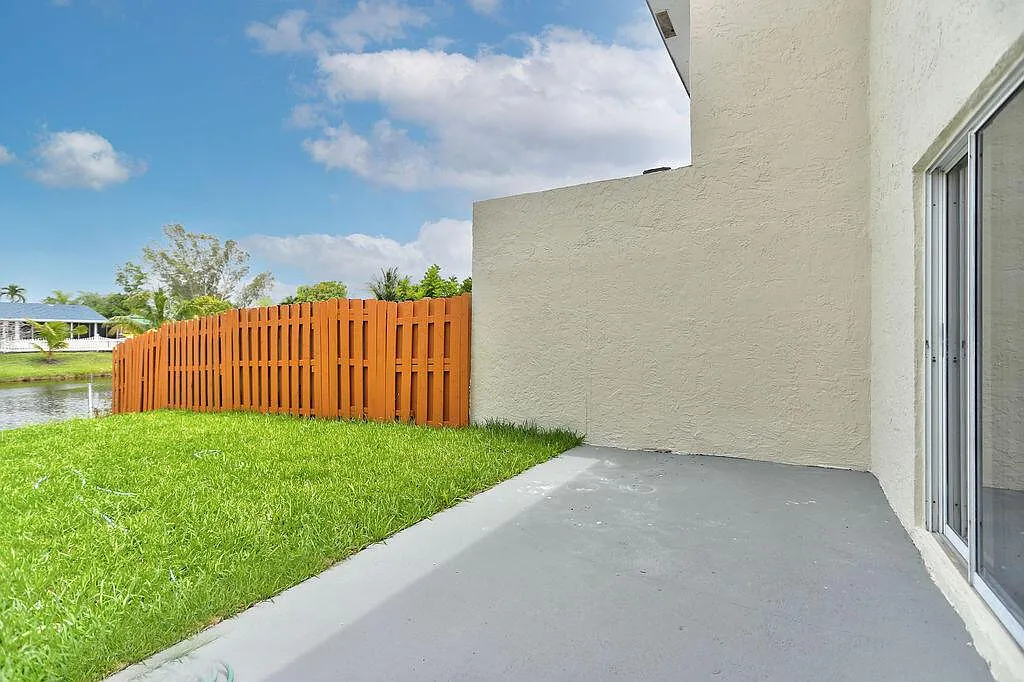 3 bed, 2.5 bath, 1440 sqft, $3,500 — Photo 3