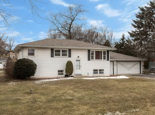 2N224 Bernice Ave, Glen Ellyn, IL 60137