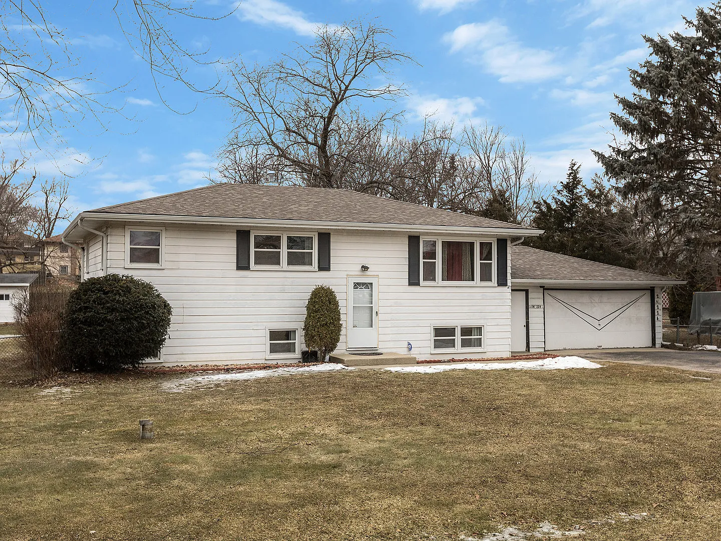 2N224 Bernice Ave photo 1
