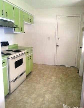 5th image of 9015 N Golfview Dr