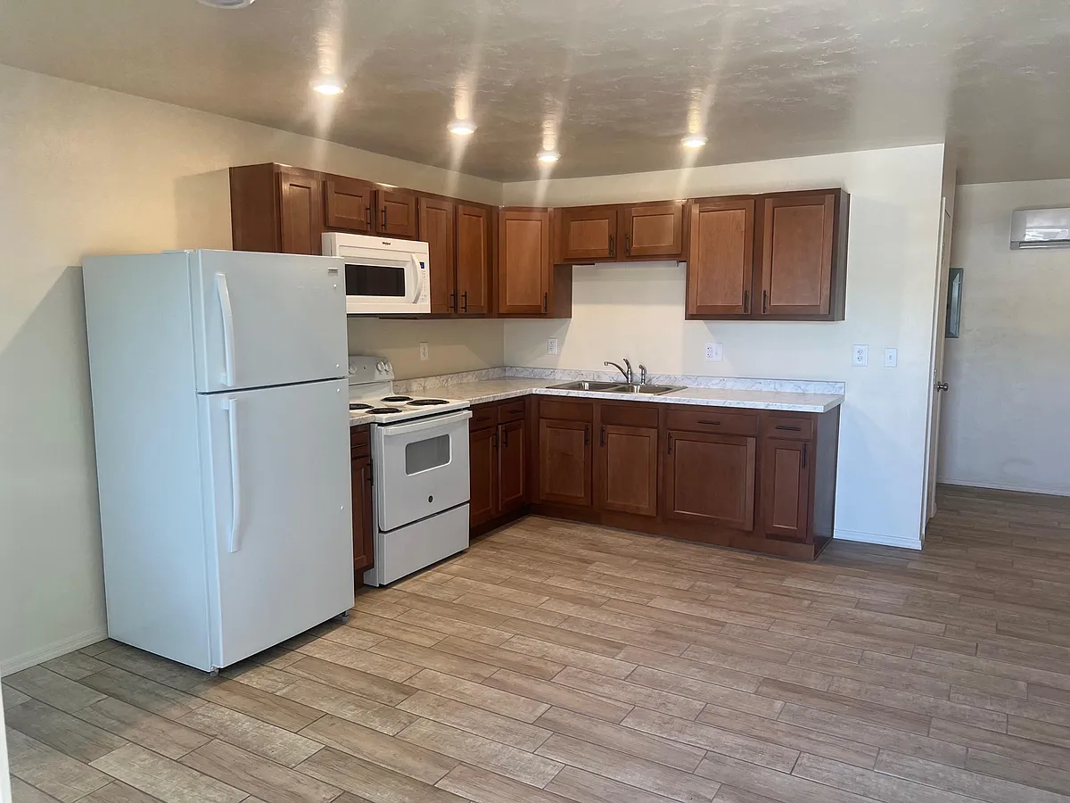 Building Photo - 1001 Elledge Dr #6