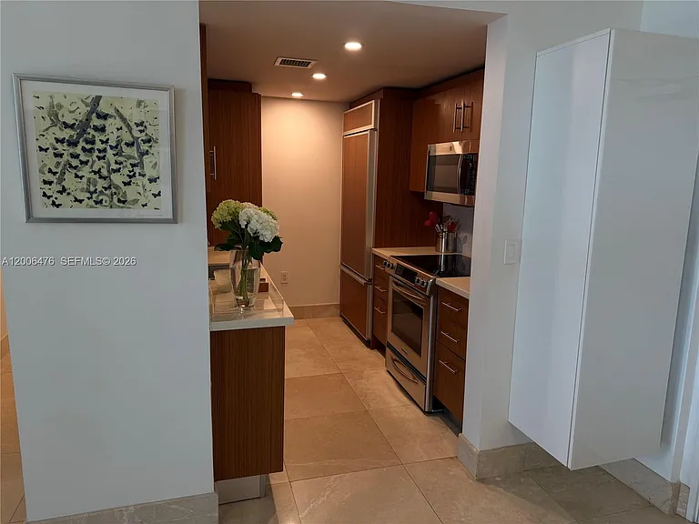 10275 Collins Ave #533 — Photo 31