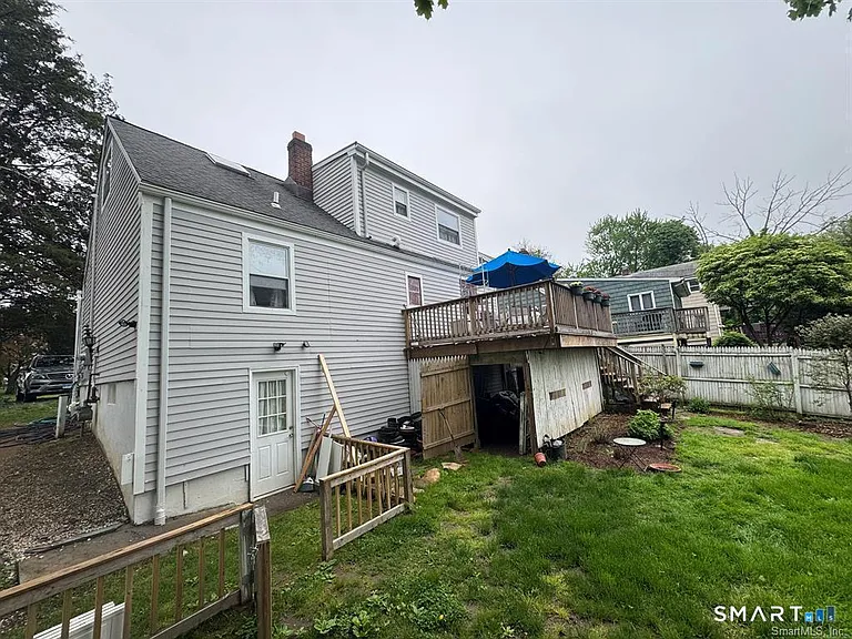 165 Greenfield Dr — Photo 7