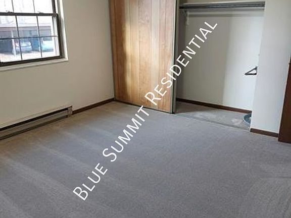 4th image of 896 Brookfield Dr #8