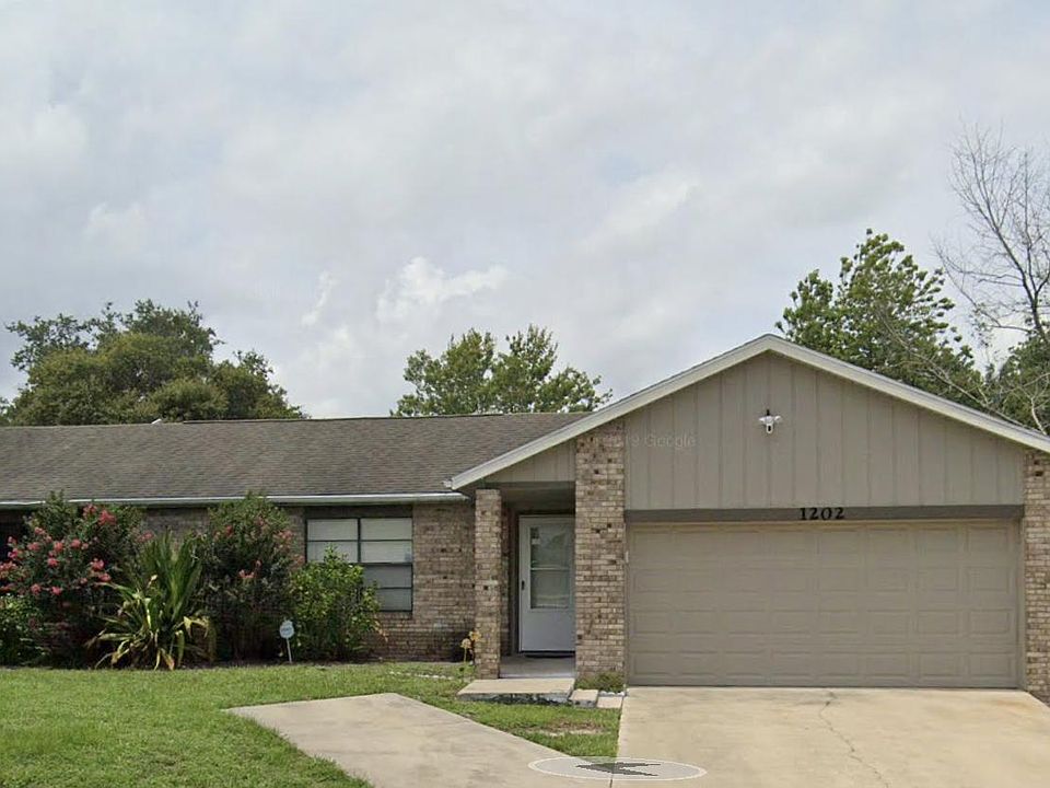 1st image of 1202 Worthington Dr