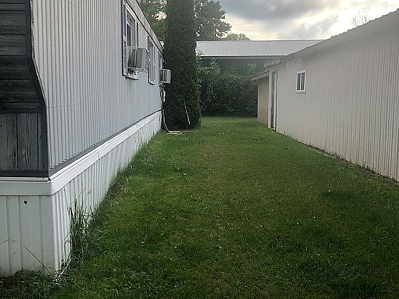 2nd image of 3625 Shamrock Dr