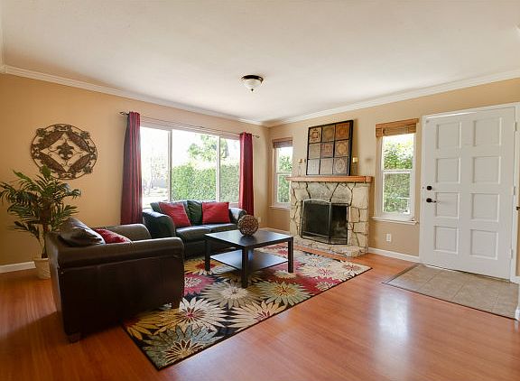 2nd image of 107 Biddleford Ct