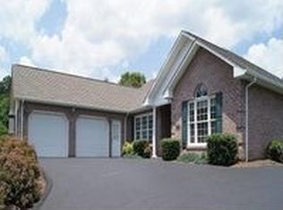 8277 Olsen Rd, Roanoke, VA 24019