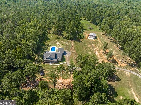 2nd image of 665 Edge Rd