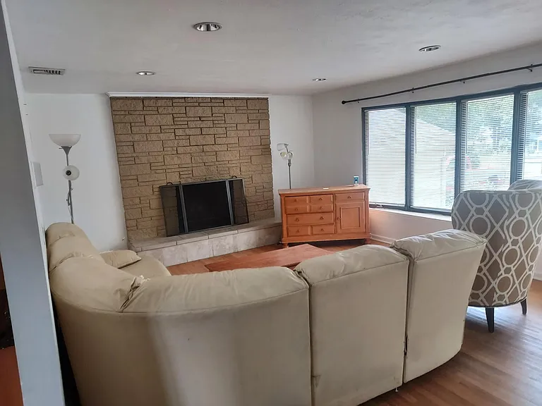 30 Wagner Dr — Photo 3