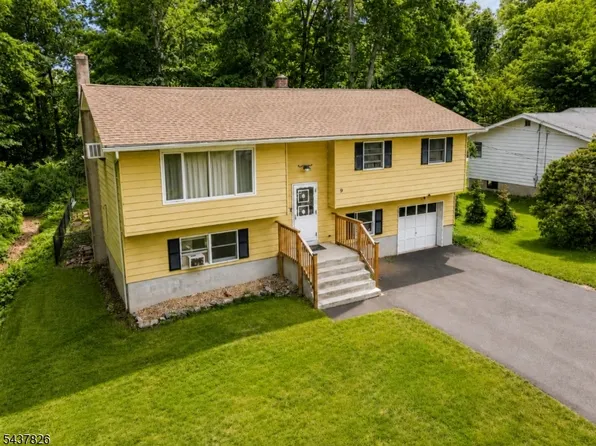 9 Stoney Brook Ln, Jefferson Twp., NJ 07438