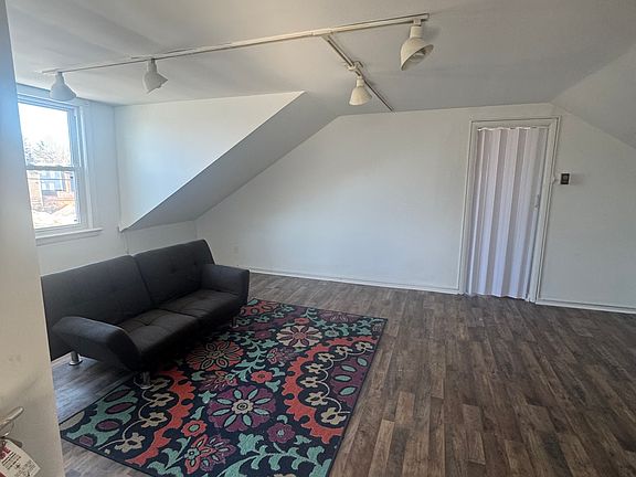 3rd image of 1729 Central Ave Floor 2