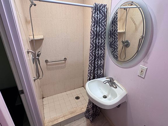 5th image of 411 W Emerson Ave #411