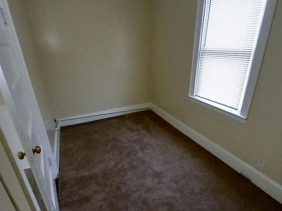 5th image of 27 Miller Ave #2