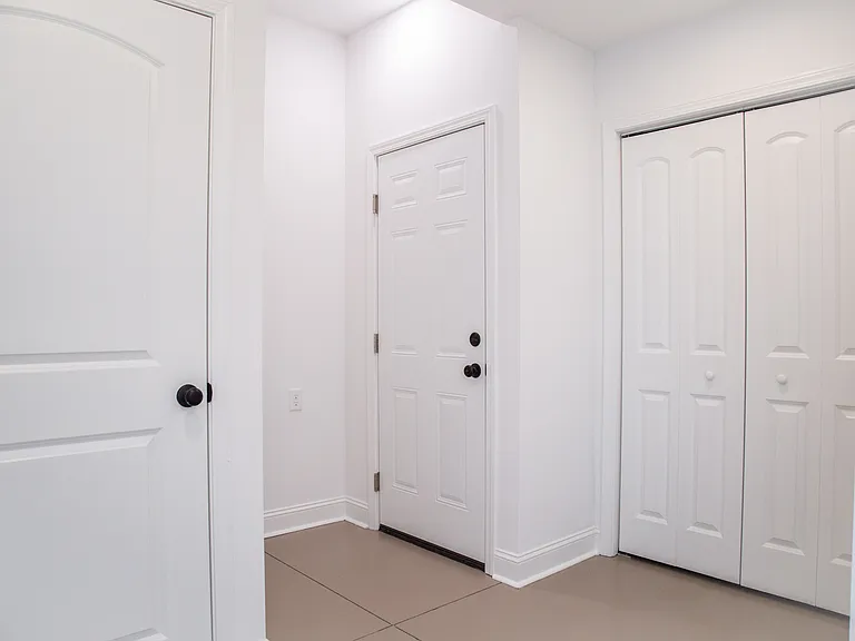 208 S French Broad Ave #1 — Photo 15