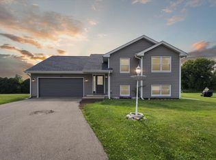 113 New Brunswick Ln SW, Poplar Grove, IL 61065