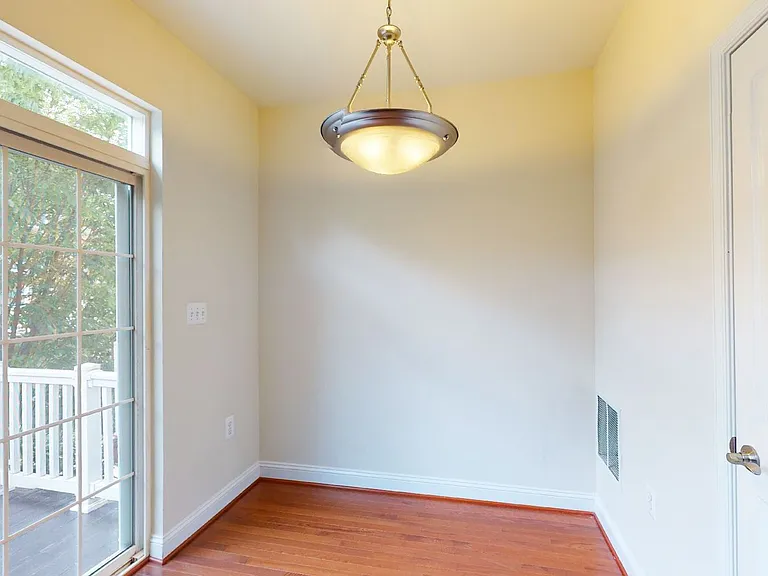 720 Barnes St NE — Photo 19