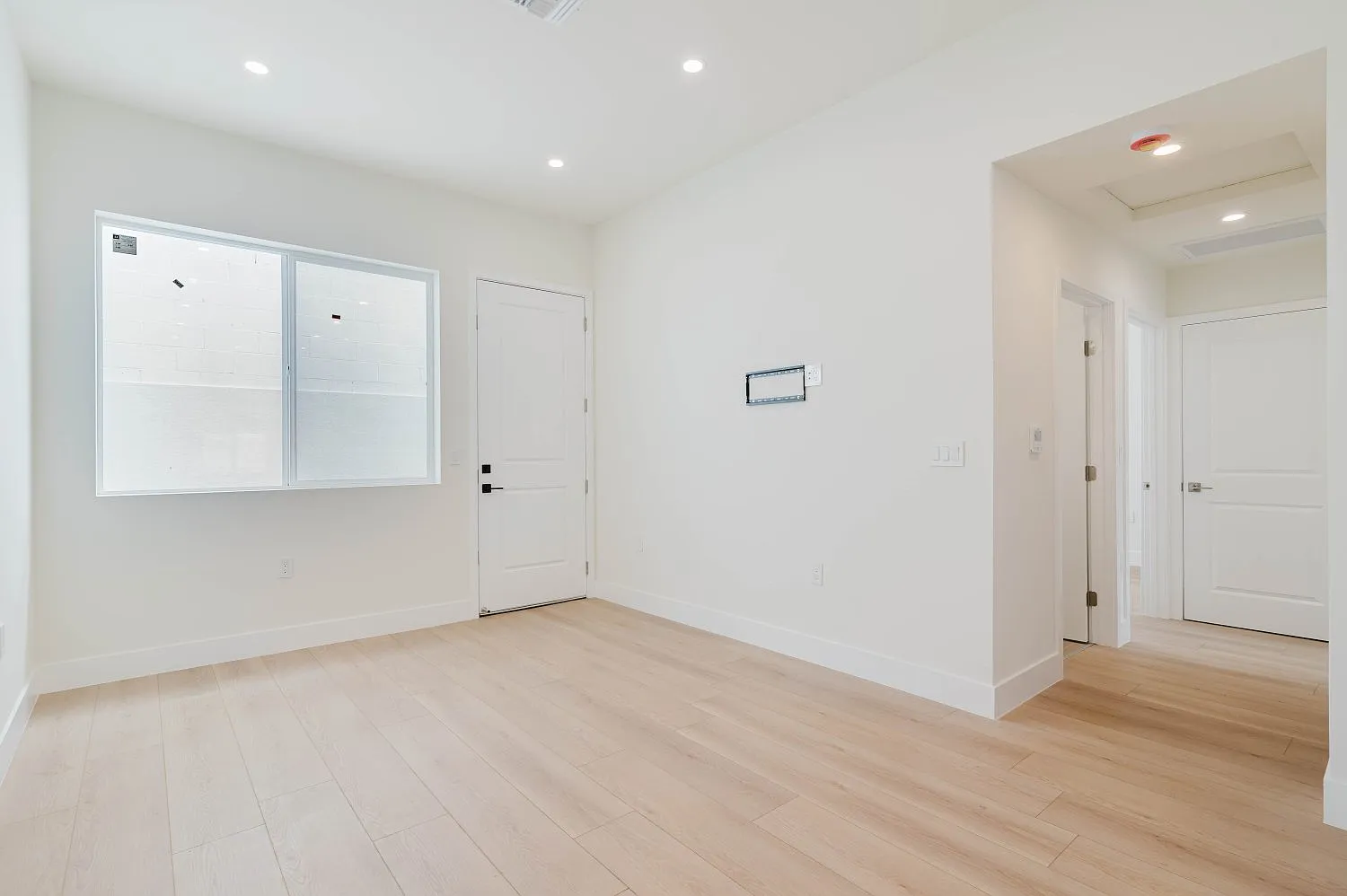 2 bed, 800 sqft, $3,200 — Photo 4