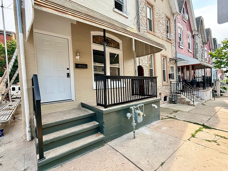 248 Greenwich St — Photo 2