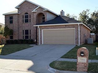 7004 Park Green Dr, Arlington, TX 76001