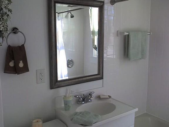 Full Bathroom-New Tile