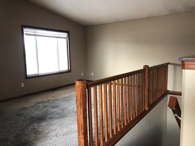 524 S Whitewood Ave — Photo 5