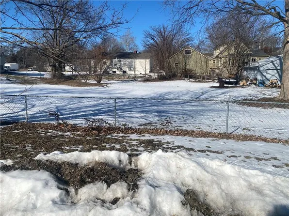 Thornton St, Liberty, MO 64068