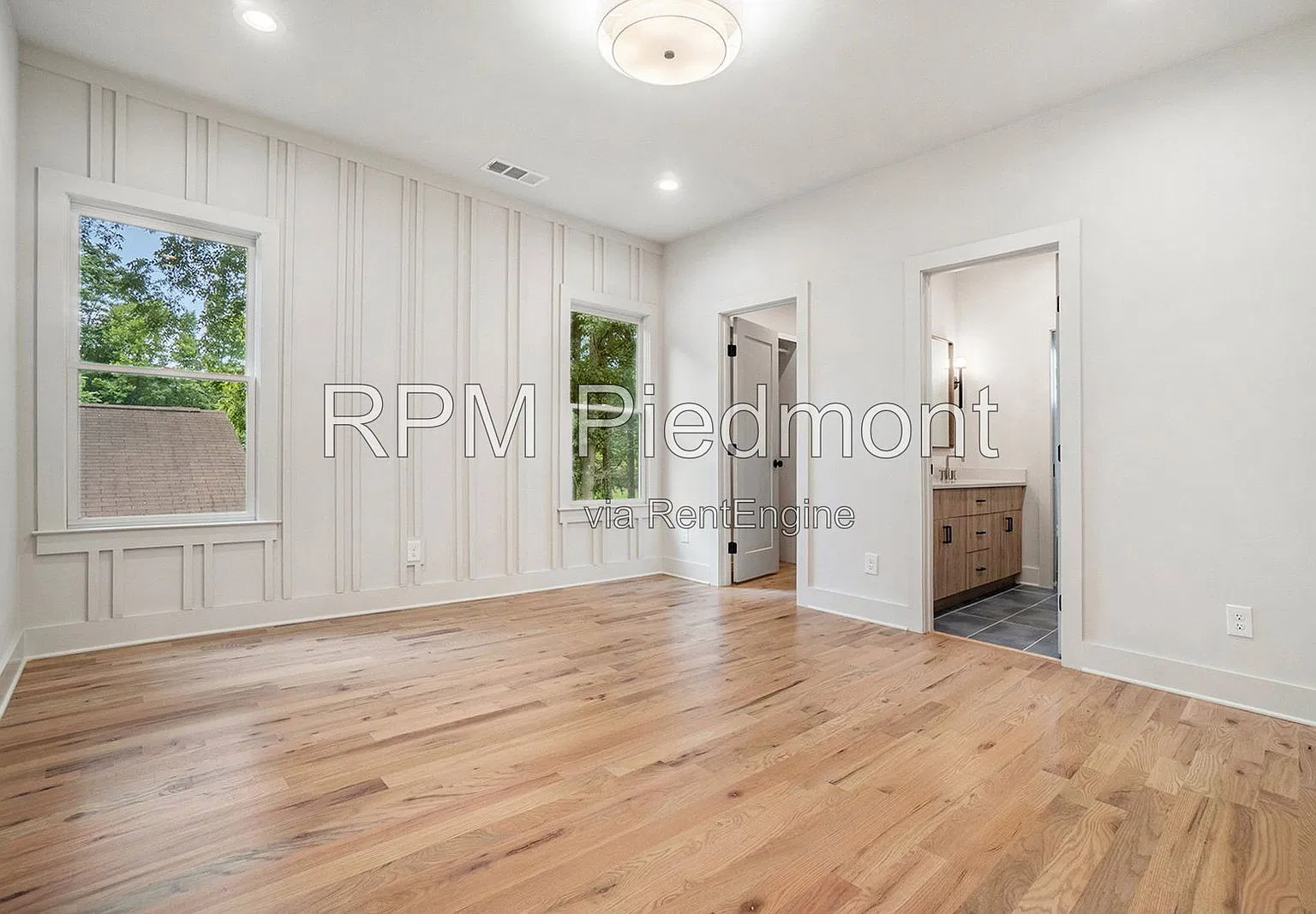 1081 Hill St SE — Photo 4