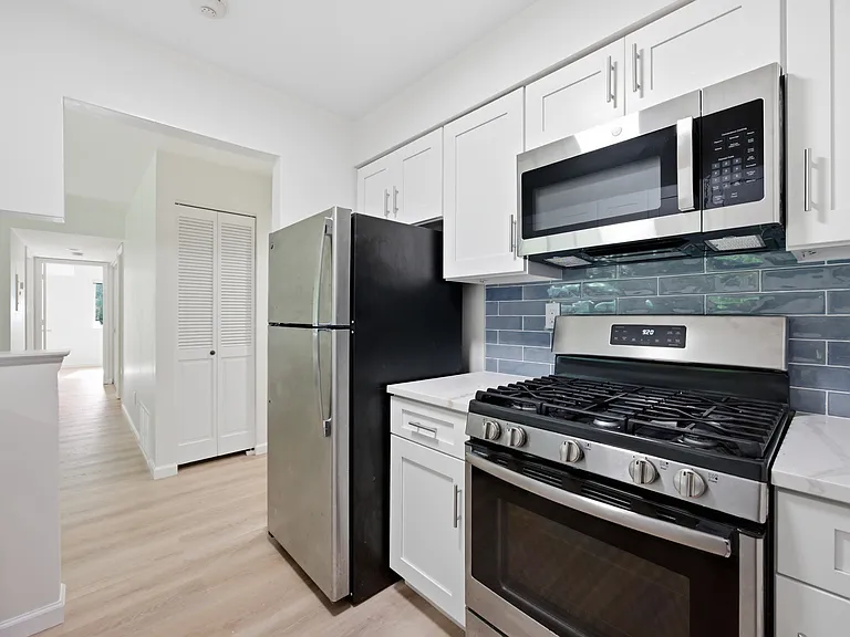 Kitchen - all new appliances