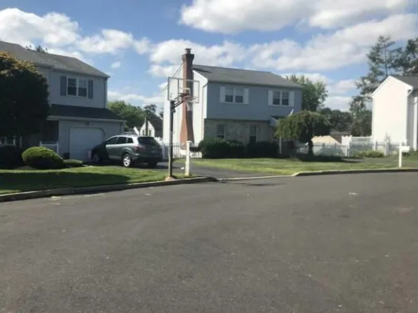 430 Ashley Dr, Hatboro, PA 19040