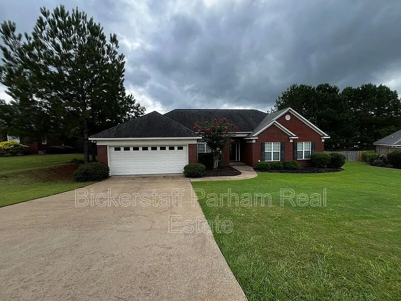 4 bed, 2.5 bath, 2311 sqft, $2,395 — Photo 1