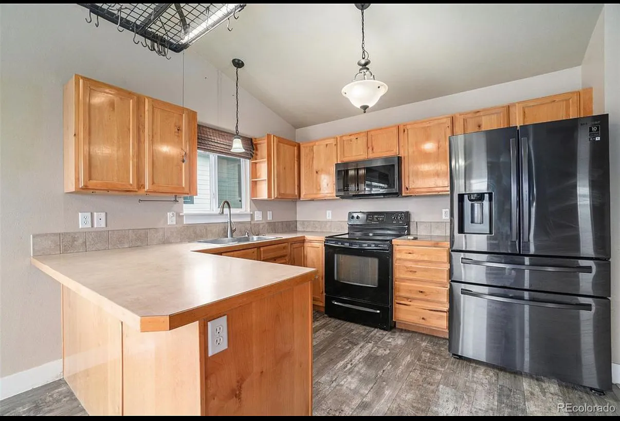3 bed, 2248 sqft, $800 — Photo 4