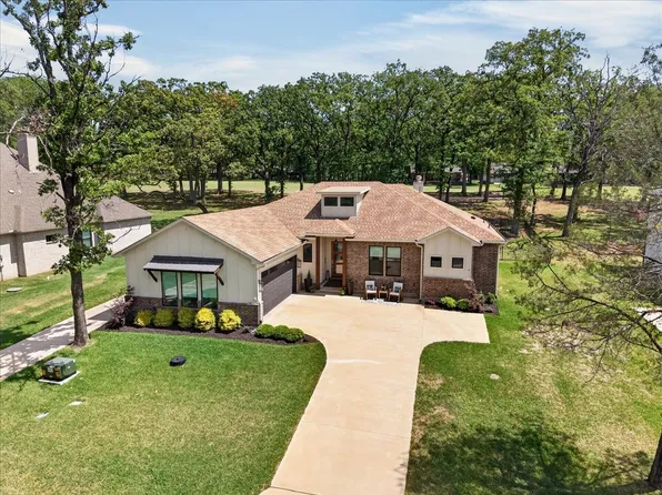 233 Hide A Way Dr, Mabank, TX 75156
