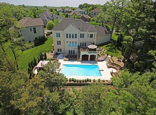 10168 Powers Lake Pt, Woodbury, MN 55129
