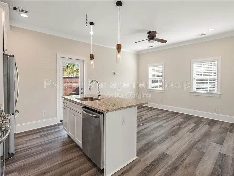 400 Sumter St — Photo 13