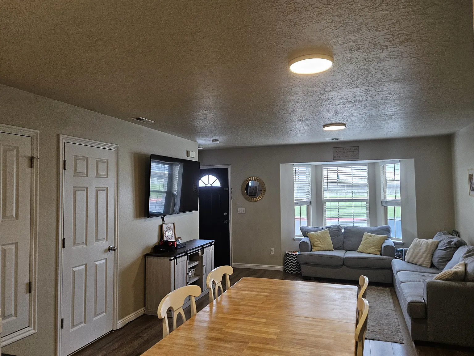 3 bed, 1.5 bath, 1254 sqft, $1,995 — Photo 4