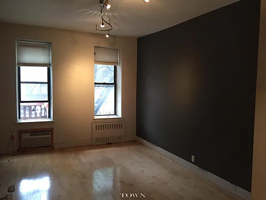 Rented by Town Residential | media 31