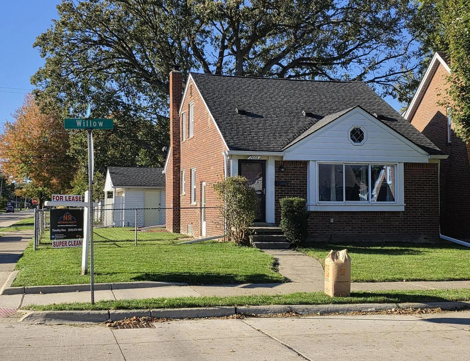 3 bed, 2.5 bath, 1414 sqft, $2,300 — Photo 1