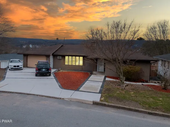 6 Short St, Carbondale, PA 18407