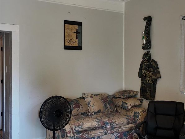 baton-rouge-louisiana-448473359 picture