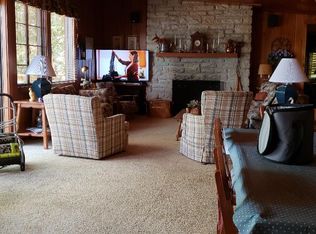 211 S Lake Dr, Hillsboro, MO