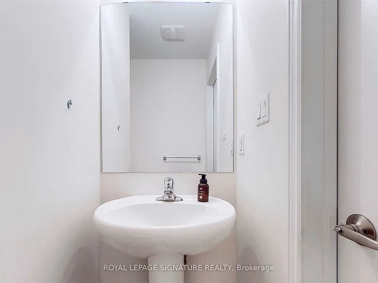 33 Edward Horton Cres — Photo 15