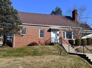 705 Nelson Dr, Charlottesville, VA