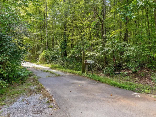 2223 Laurel St, Signal Mountain, TN 37377