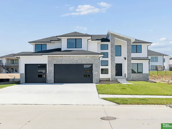 5427 N 213th Ave, Elkhorn, NE 68022