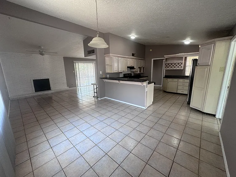 10128 Shipley Ave — Photo 4