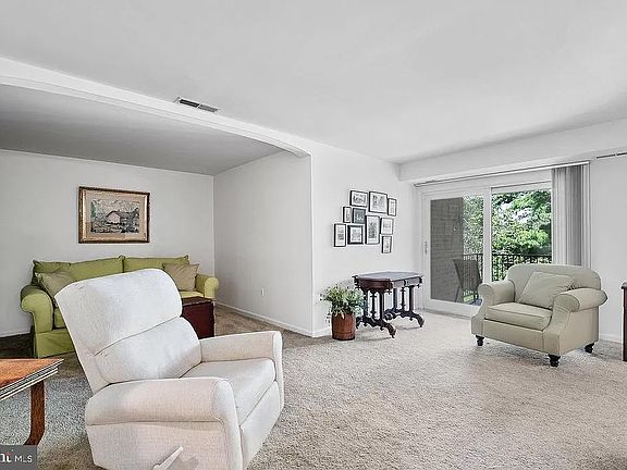 5th image of 3 Silverwood Cir APT 10