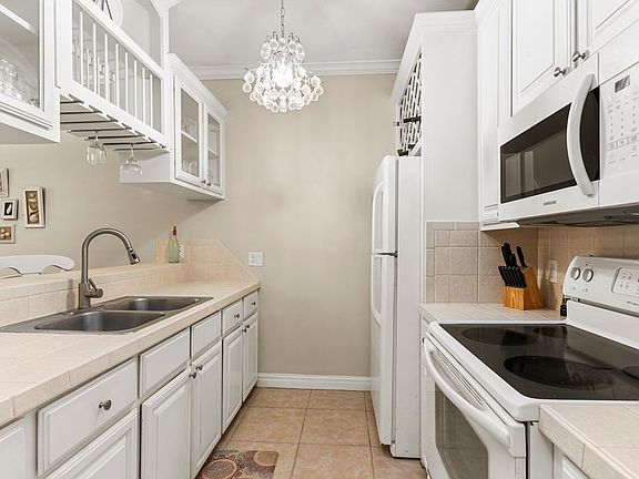 4th image of 120 E Campeche St #B-6