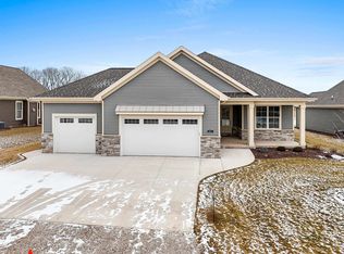 891 Cygnet Ct, Menasha, WI 54952